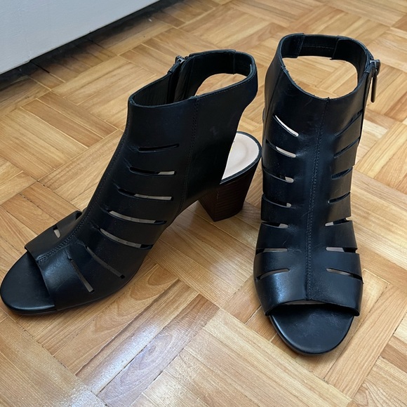 Clarks Shoes - NWOT Leather Heeled Sandals